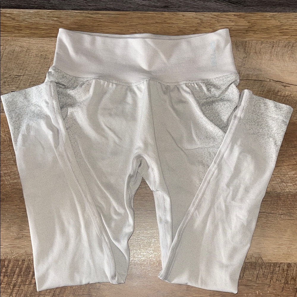 DFYNE Ignite Collection; beige. Great glute contour! Makes the booty pop 🍑